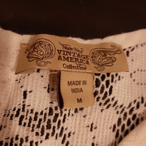 3/$20 VINTAGE AMERICA Sheer Floral Lace Blouse Short Sleeve Keyhole Top - Picture 7 of 10